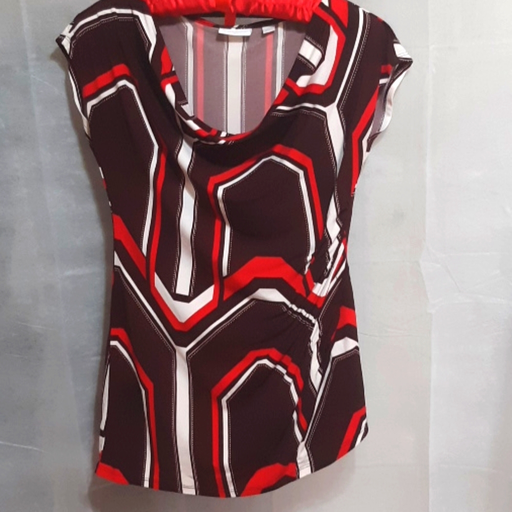 Womens Blouse Brown red white stretch shortsleeve NEW YORK AND COMPANY sz S